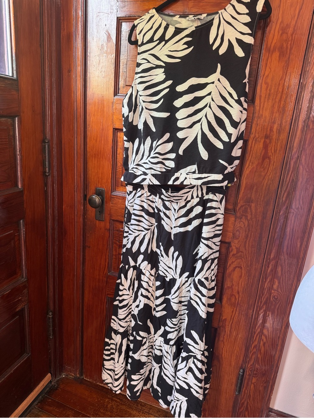 Jules & Leopold Two Piece Set Tropical Black and White long skirt with top